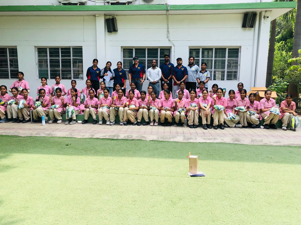 Students practising at Salwan Golf Academy